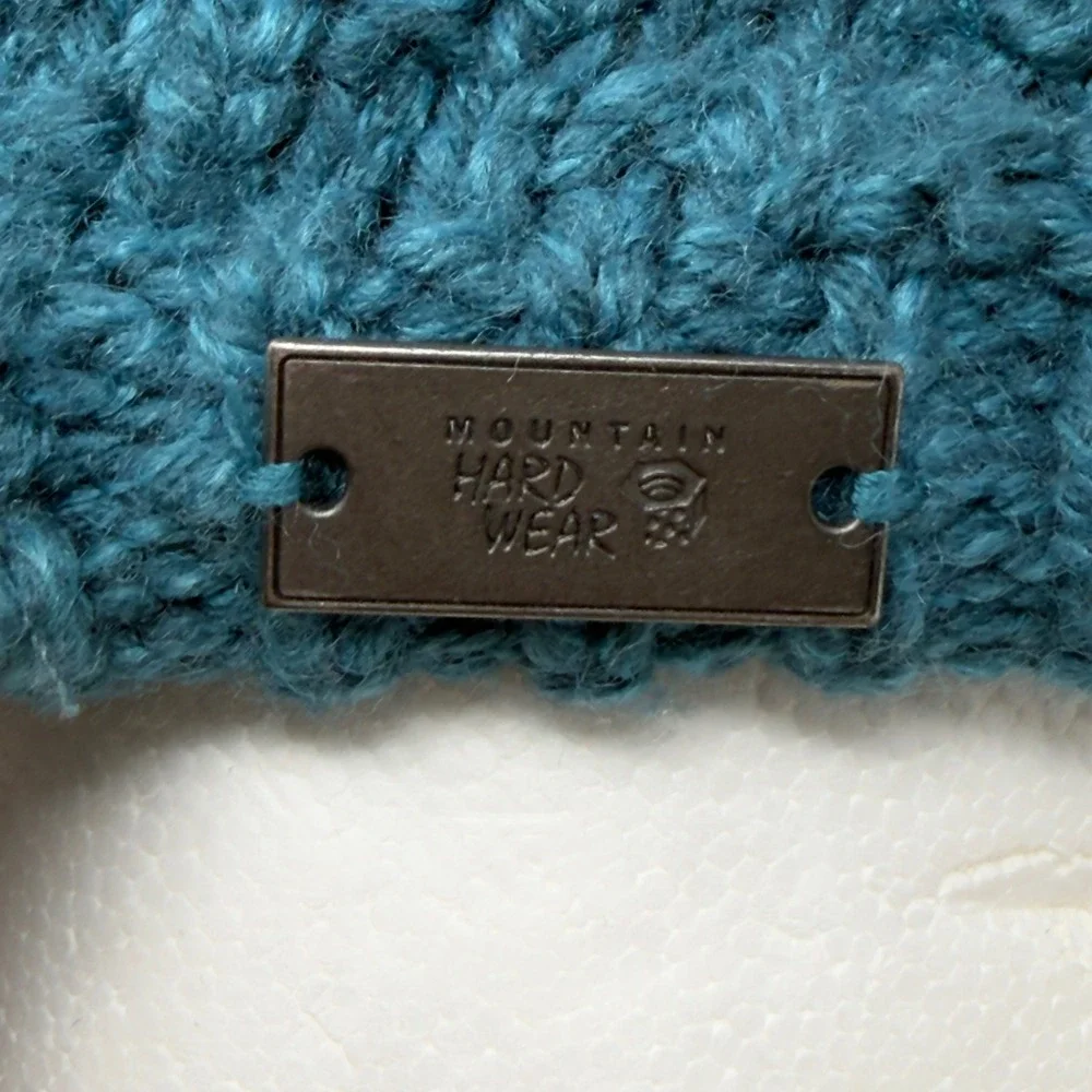 Mountain Hardwear Teal Blue Chunky Knit Visor Beanie Hat with Buttons Logo Large